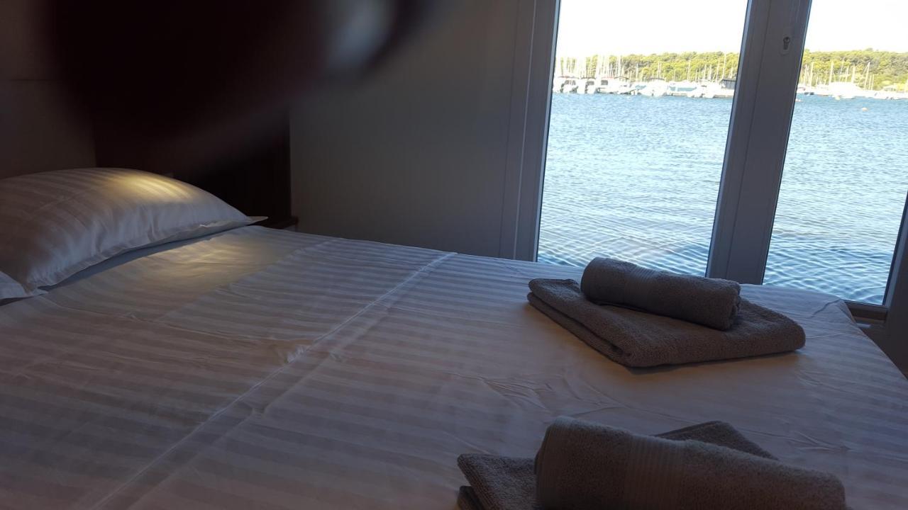 普拉 House Boat - Floating House Sofia酒店 外观 照片