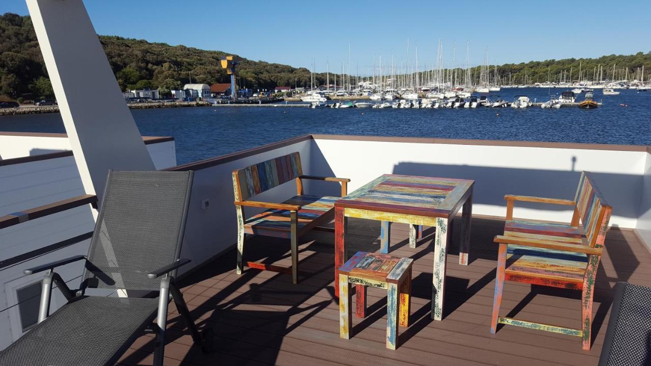 普拉 House Boat - Floating House Sofia酒店 外观 照片