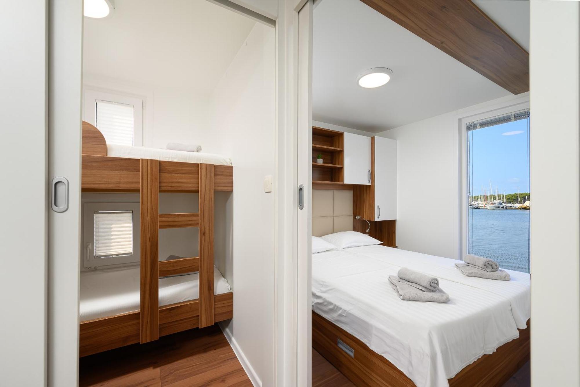 普拉 House Boat - Floating House Sofia酒店 外观 照片